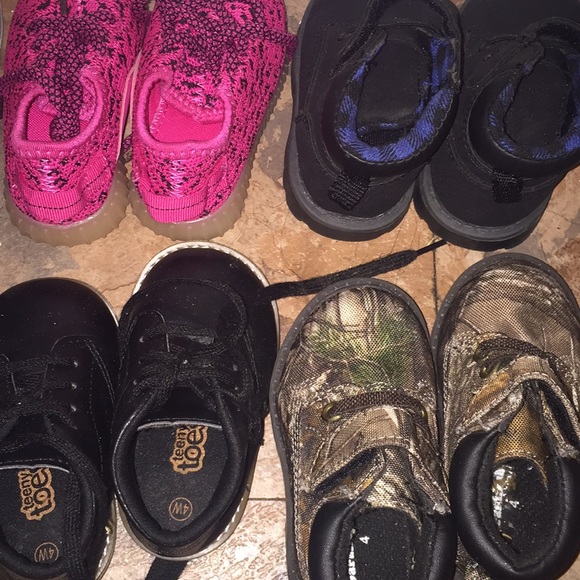 Toddler shoes! Sizes 3-5 - Picture 4 of 7